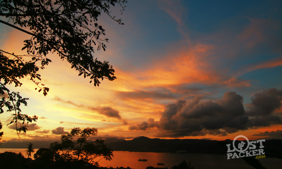 Senja di Teluk Ambon