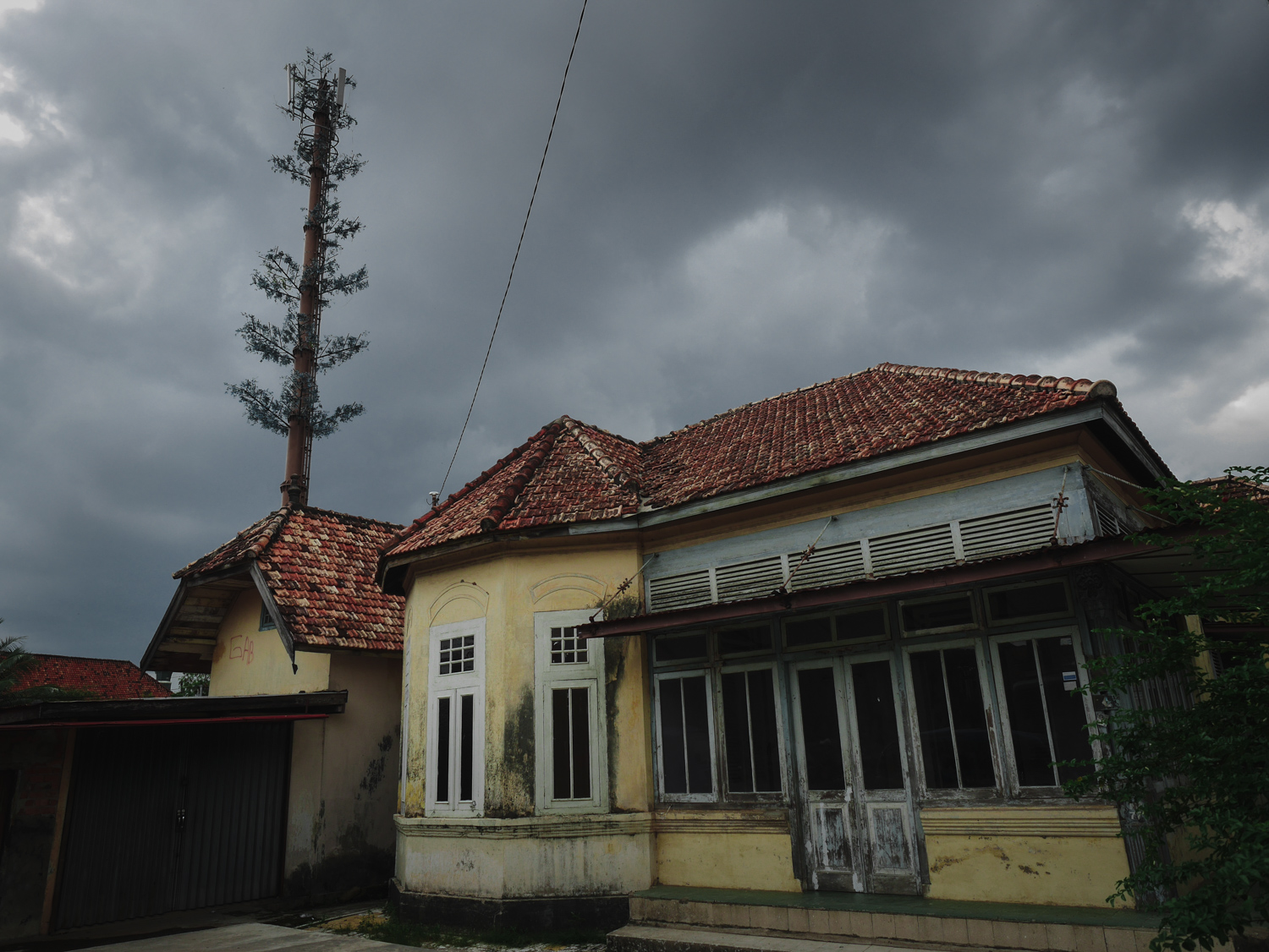 Tower Unik di Kampung Almunawar Palembang